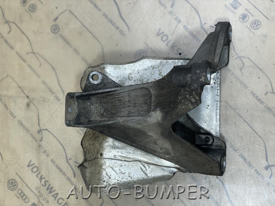 Audi A4 2001- Кронштейн двигателя правый 8D0199388, 8E0199308A